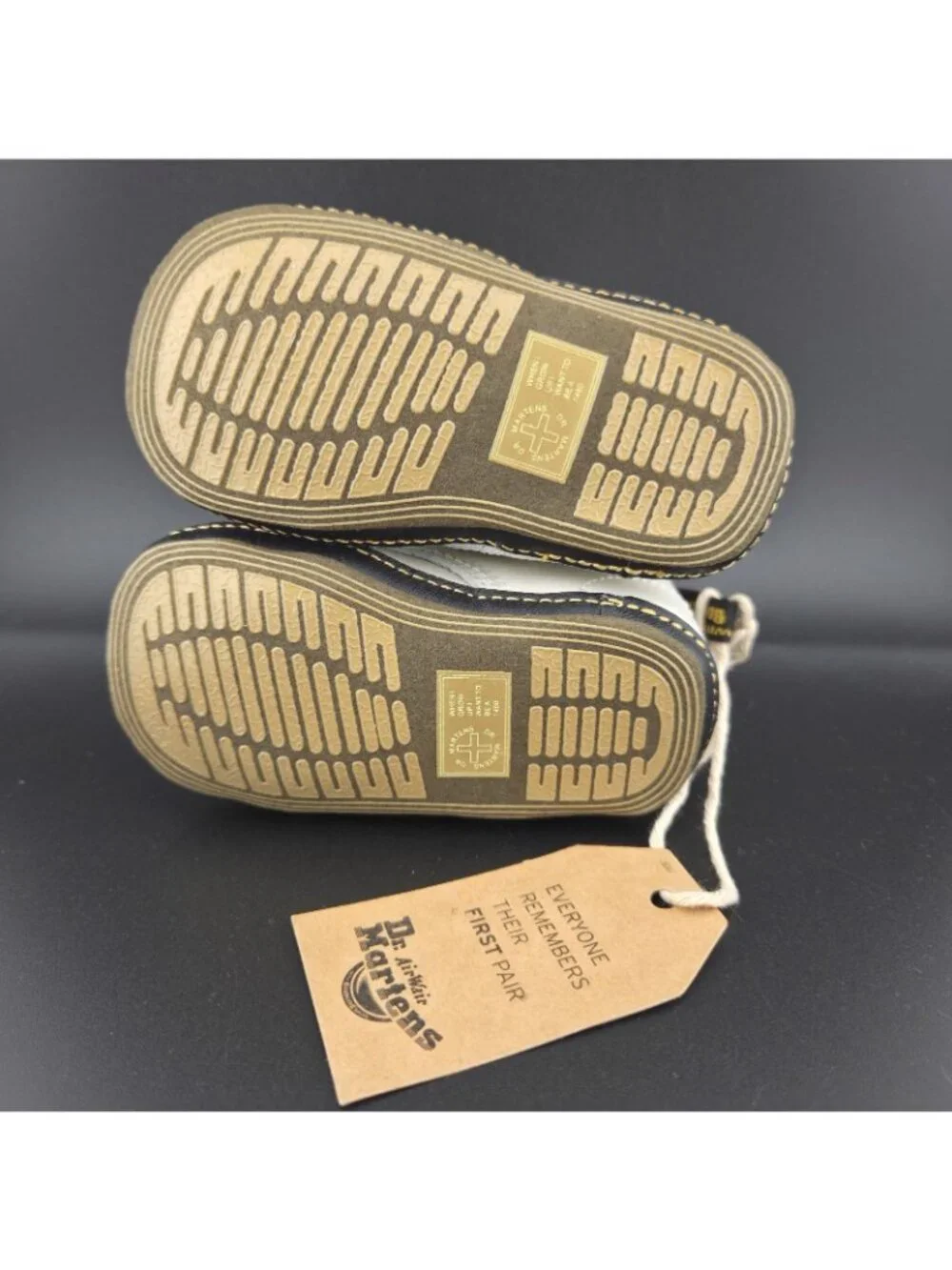 Dr Martens Newborn 1460 Auburn White Leather Crib Booties 20594100 US Size 4